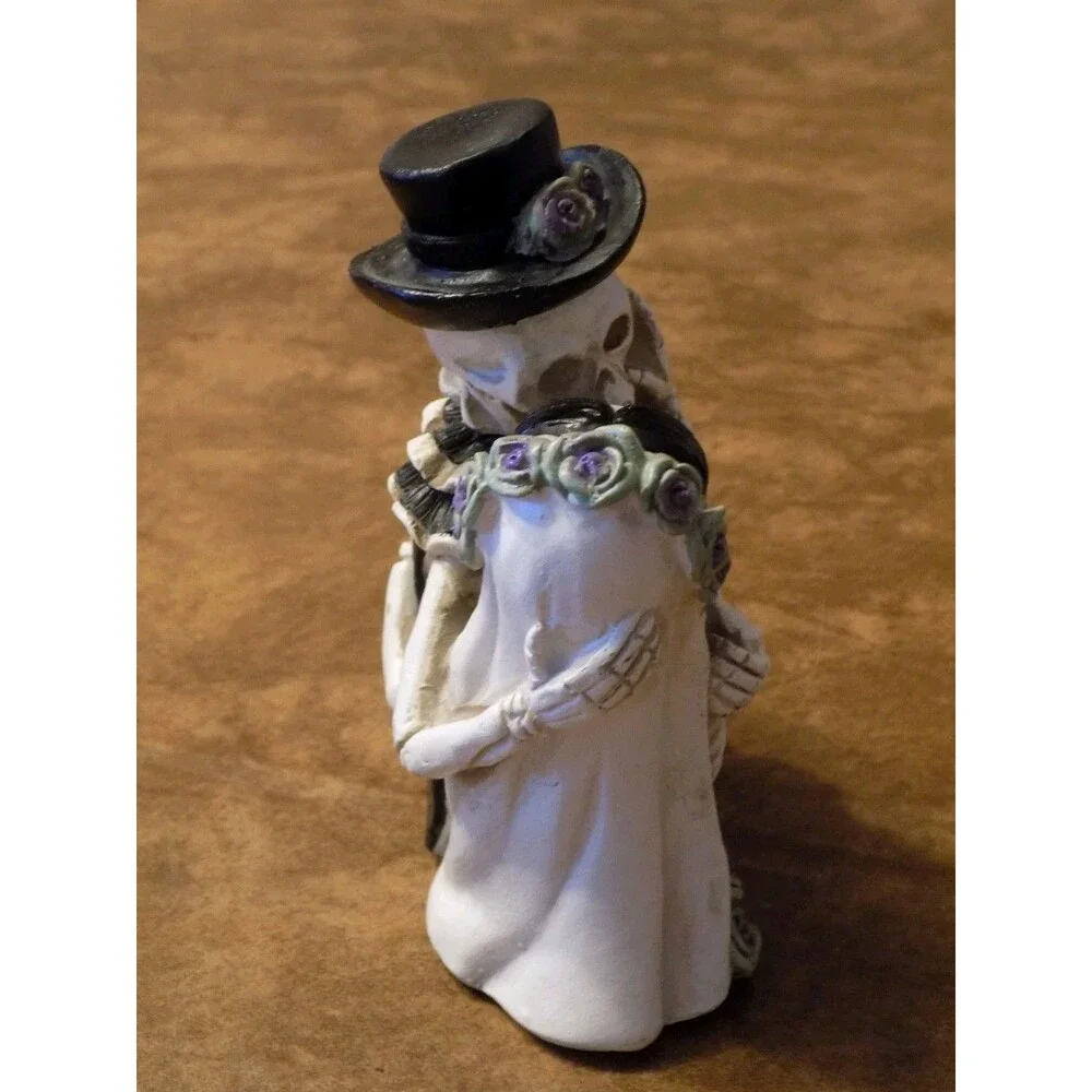 Painted Ceramic Skeleton Bride & Groom Day  Of The Dead Halloween Knick Knack